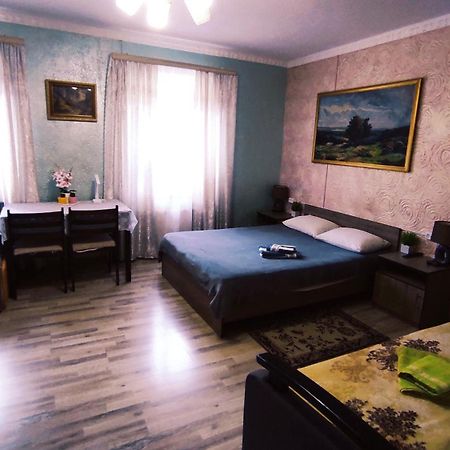 Міні Квартал Hotel Yahotyn Екстериор снимка